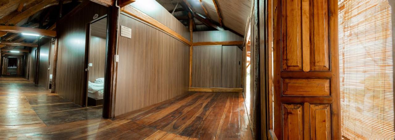 Odyssey Hostel, Tours & Motorbikes Rental Ha Giang Exterior photo
