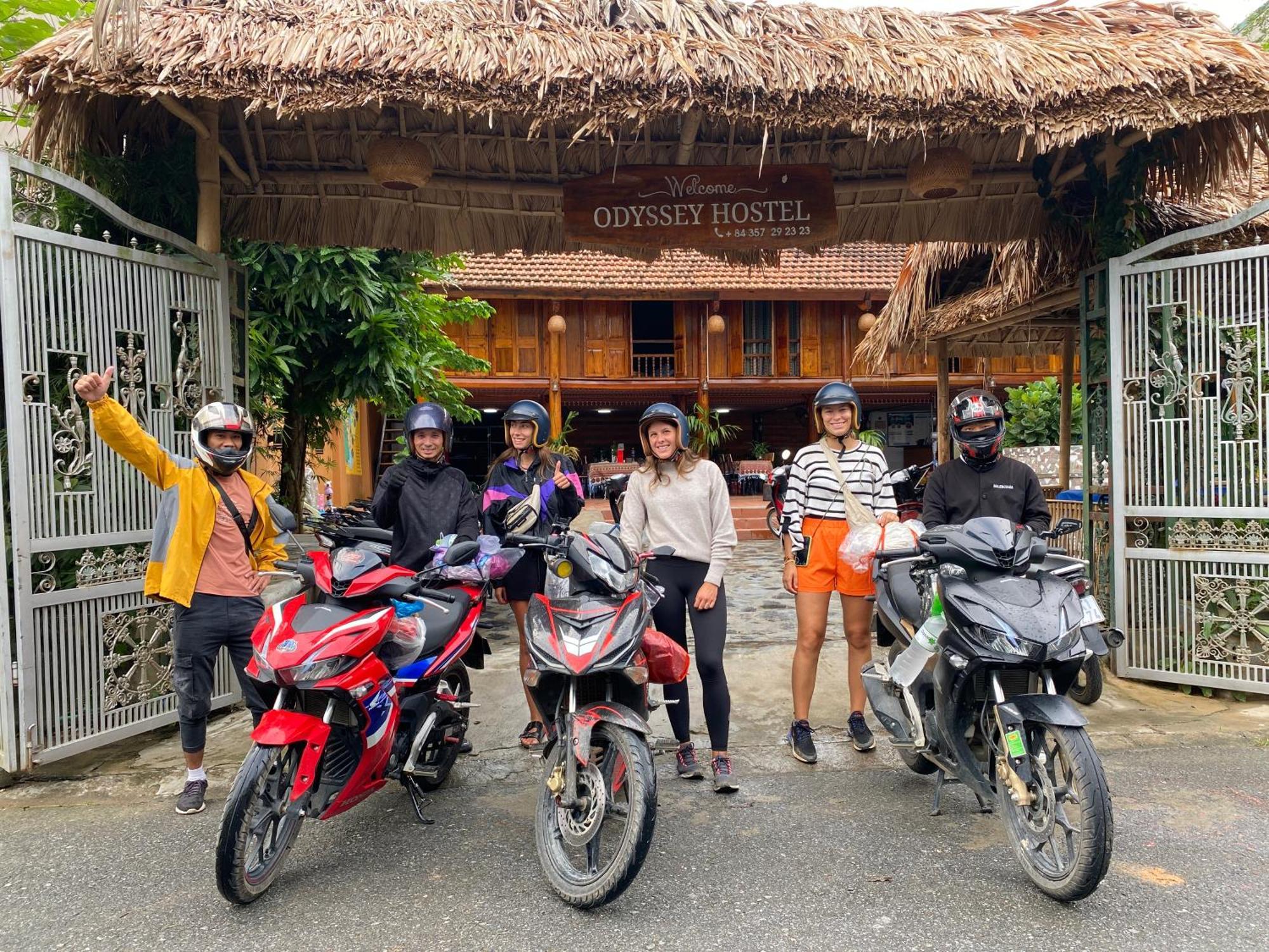 Odyssey Hostel, Tours & Motorbikes Rental Ha Giang Exterior photo