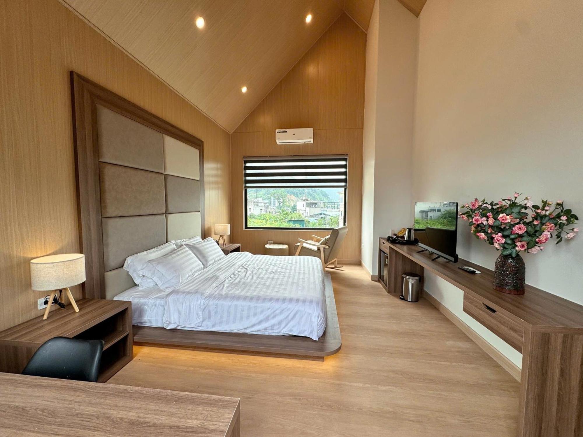 Odyssey Hostel, Tours & Motorbikes Rental Ha Giang Exterior photo